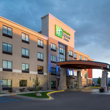 Holiday Inn Express Hotel & Suites Bismarck By Ihg Экстерьер фото