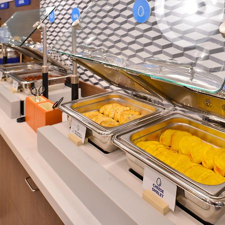 Holiday Inn Express Hotel & Suites Bismarck By Ihg Экстерьер фото