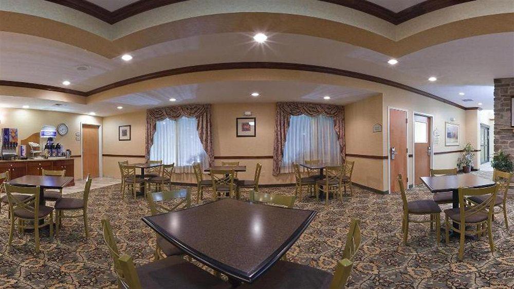 Holiday Inn Express Hotel & Suites Bismarck By Ihg Экстерьер фото