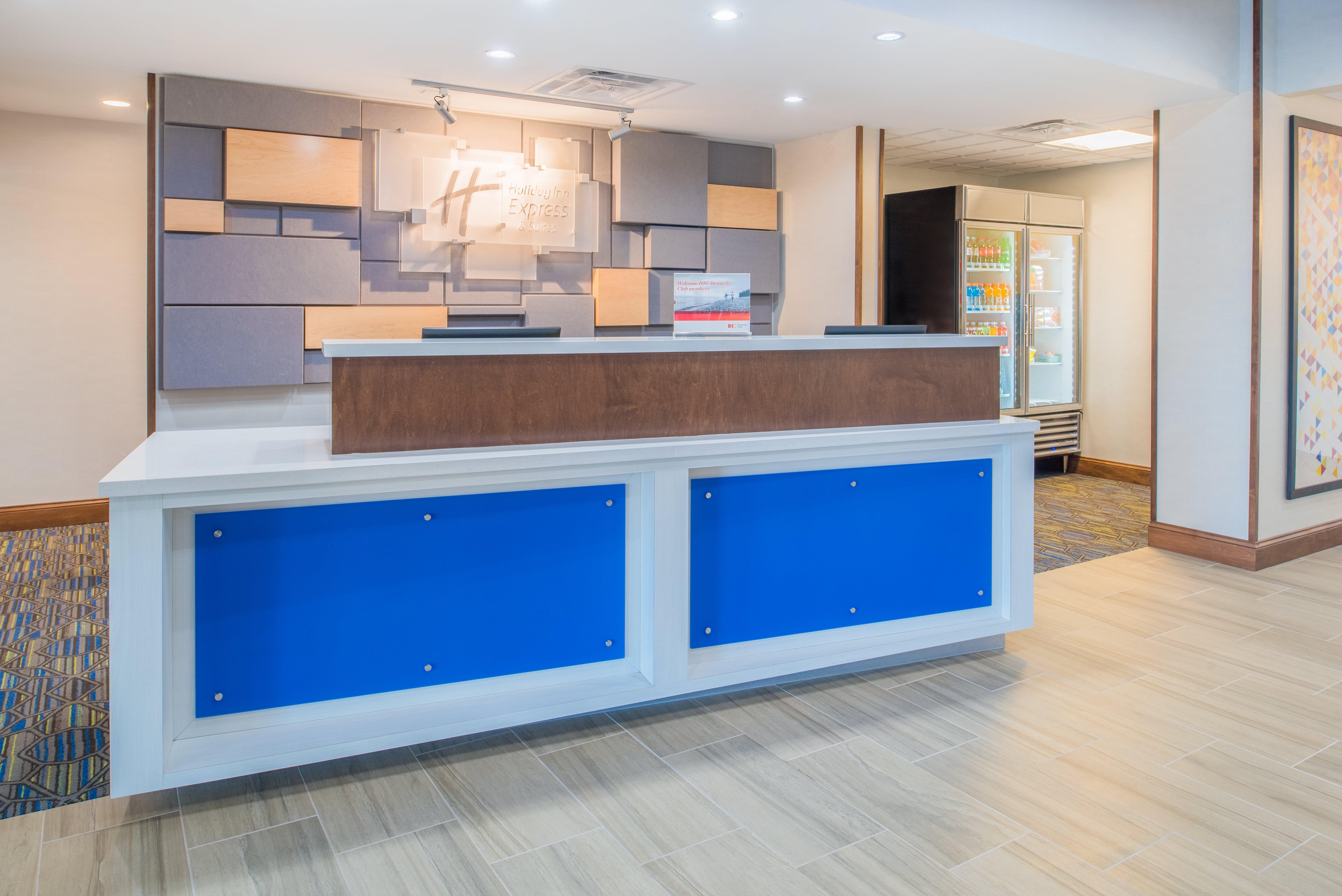 Holiday Inn Express Hotel & Suites Bismarck By Ihg Экстерьер фото