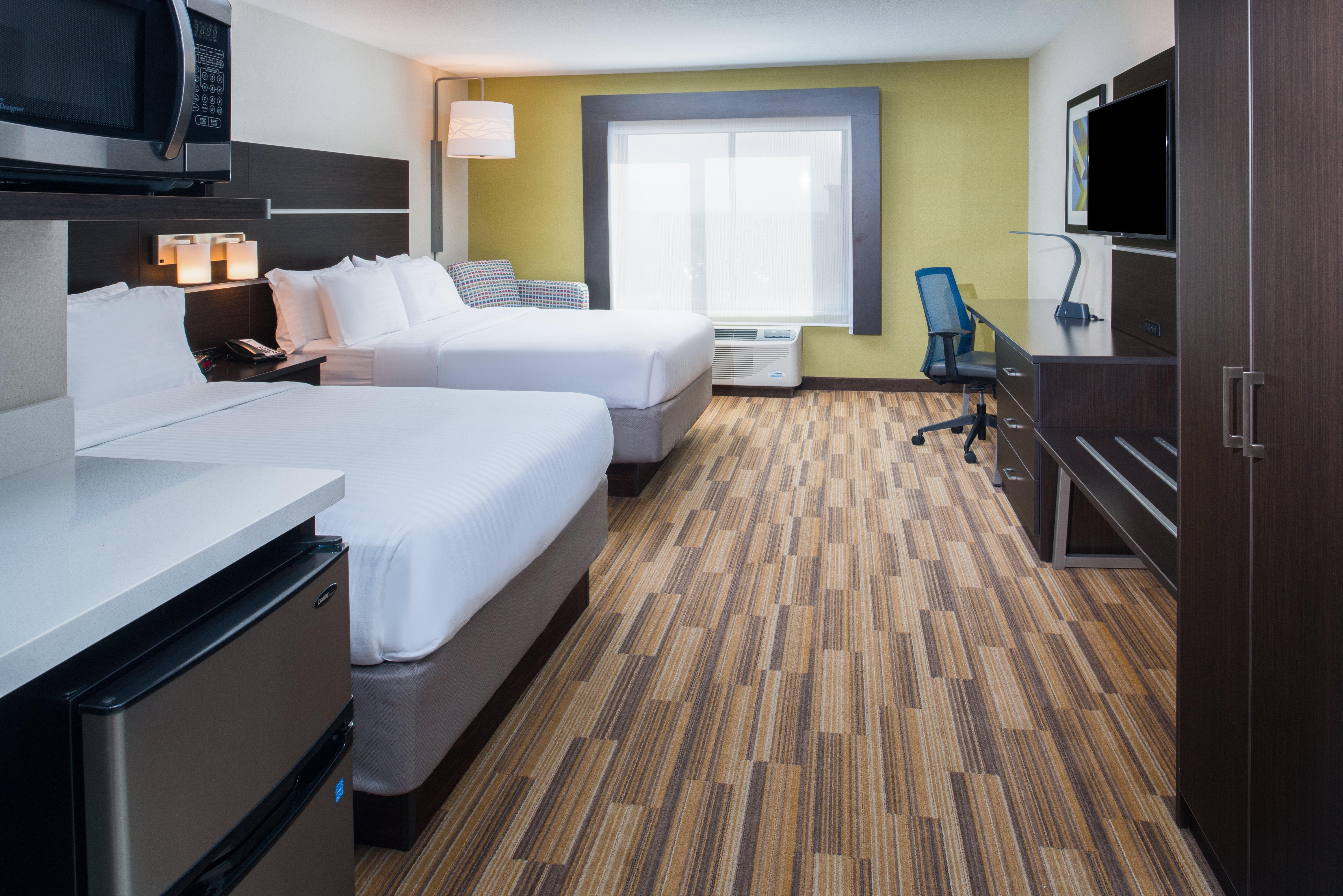 Holiday Inn Express Hotel & Suites Bismarck By Ihg Экстерьер фото