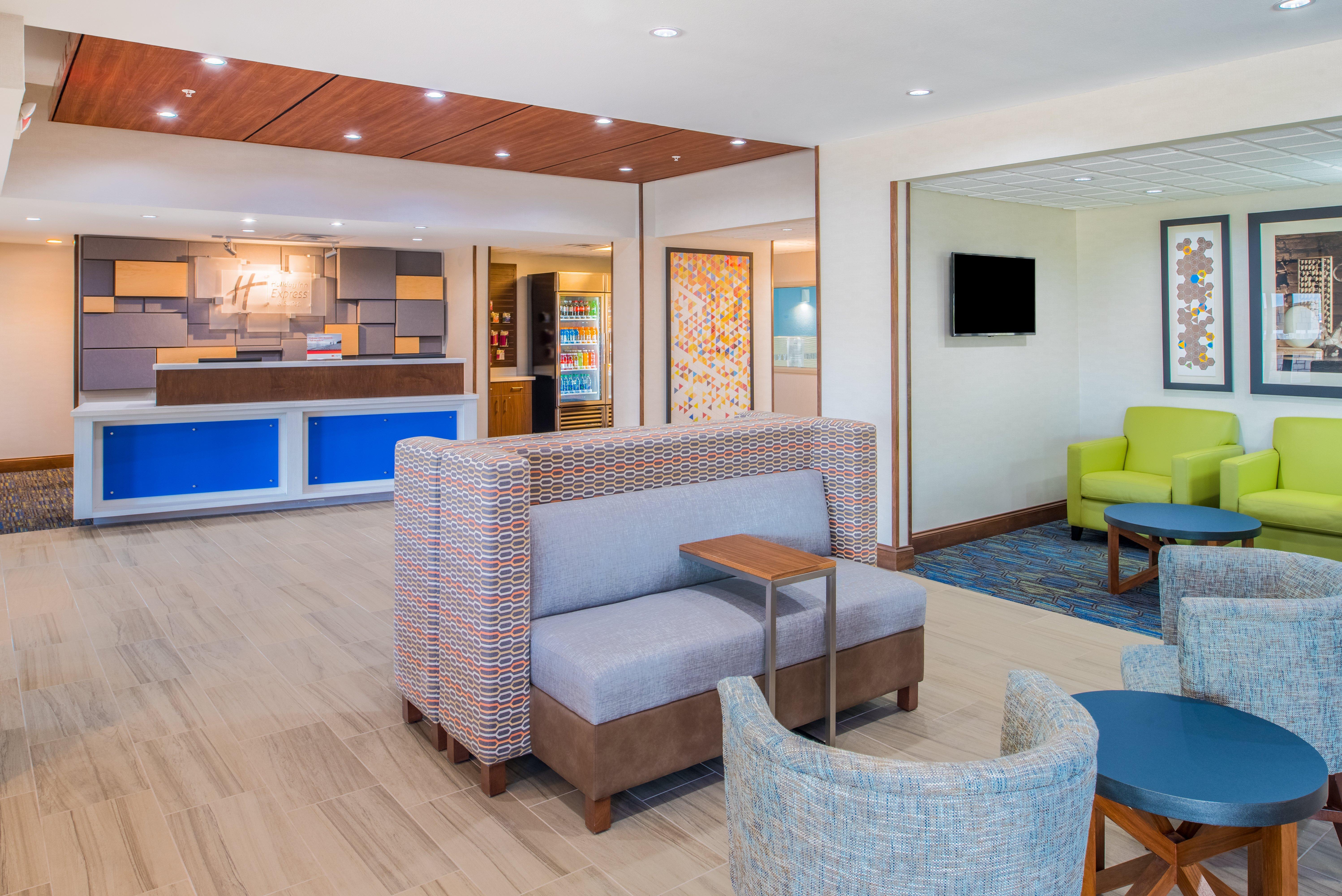 Holiday Inn Express Hotel & Suites Bismarck By Ihg Экстерьер фото