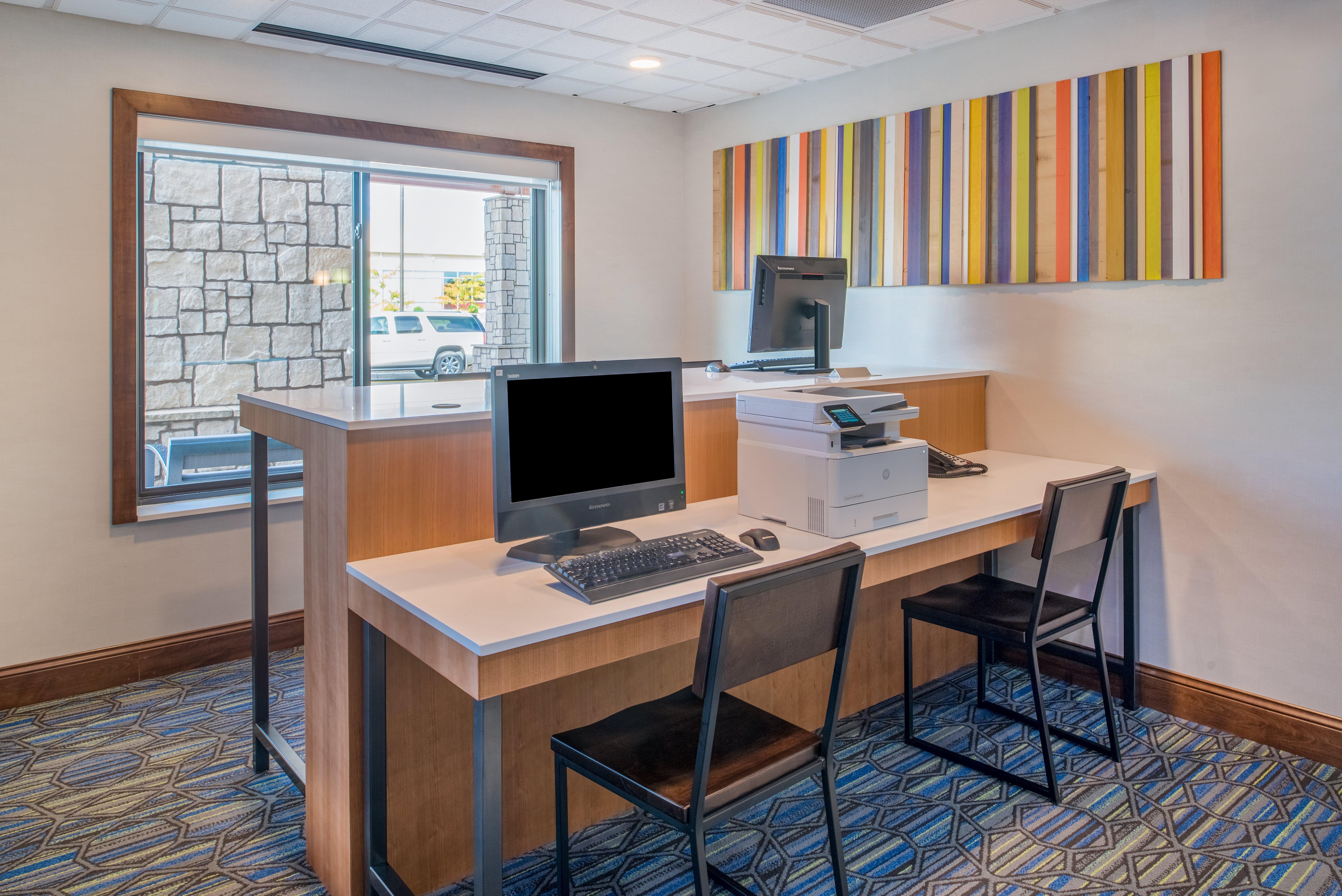 Holiday Inn Express Hotel & Suites Bismarck By Ihg Экстерьер фото