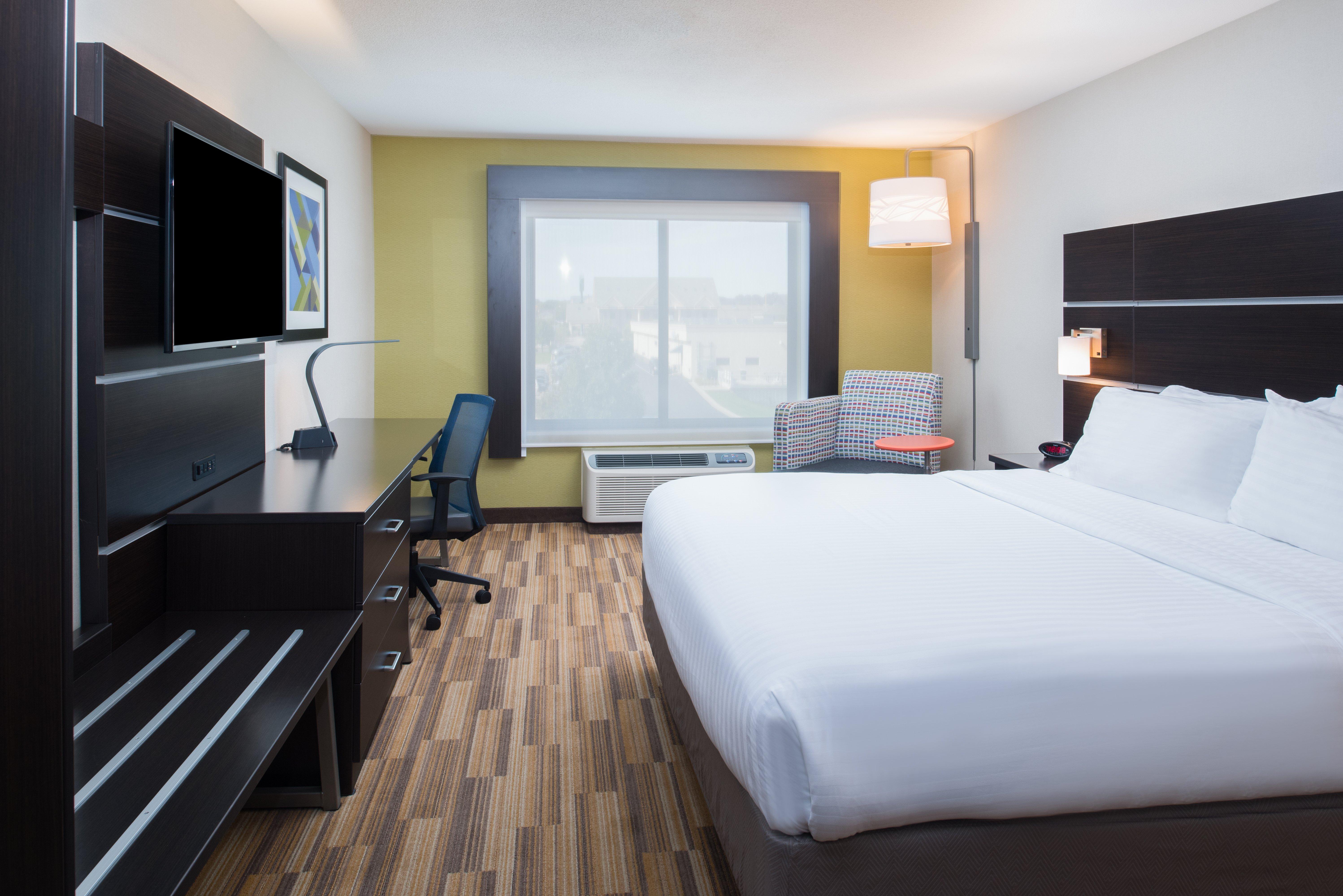Holiday Inn Express Hotel & Suites Bismarck By Ihg Экстерьер фото