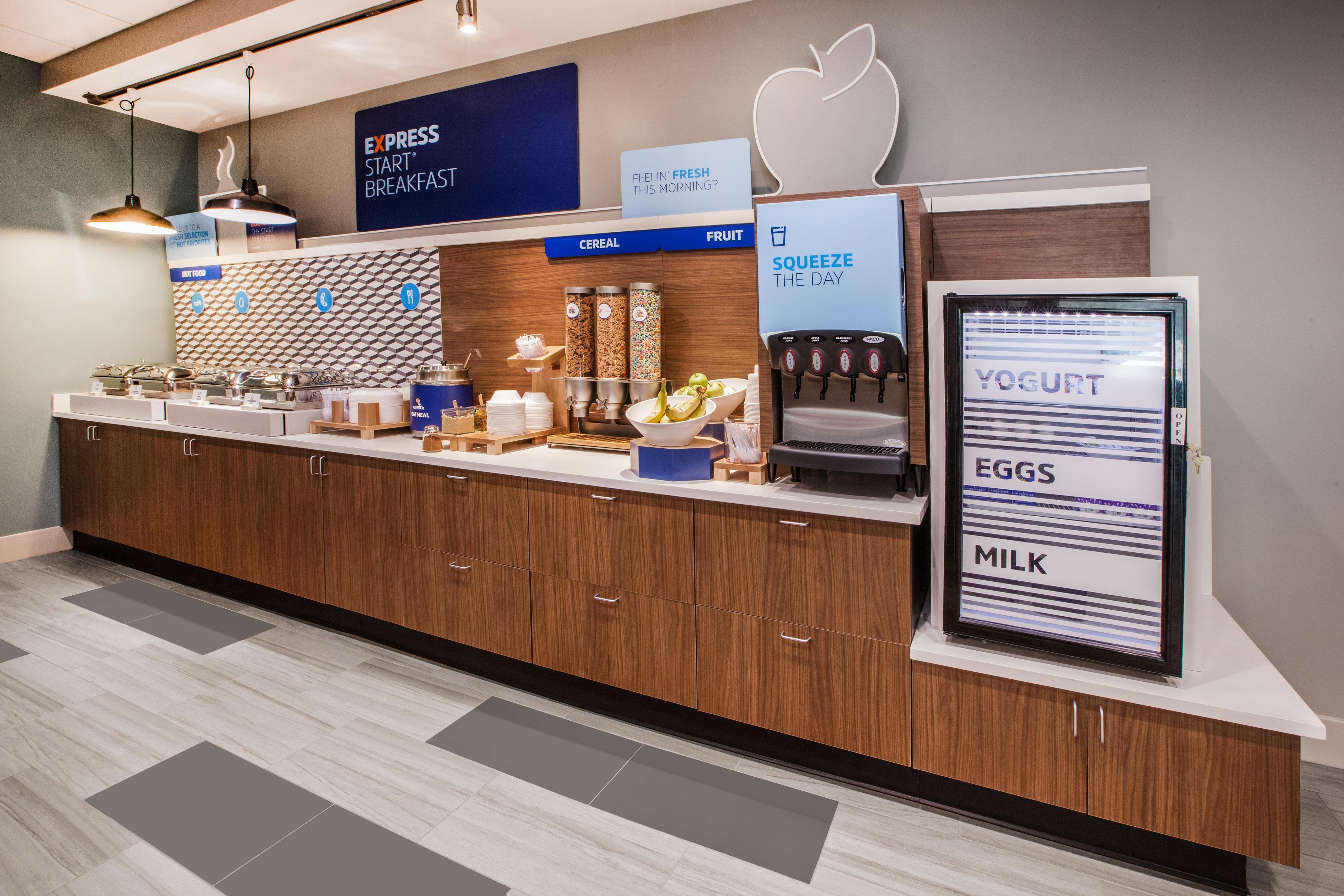 Holiday Inn Express Hotel & Suites Bismarck By Ihg Экстерьер фото