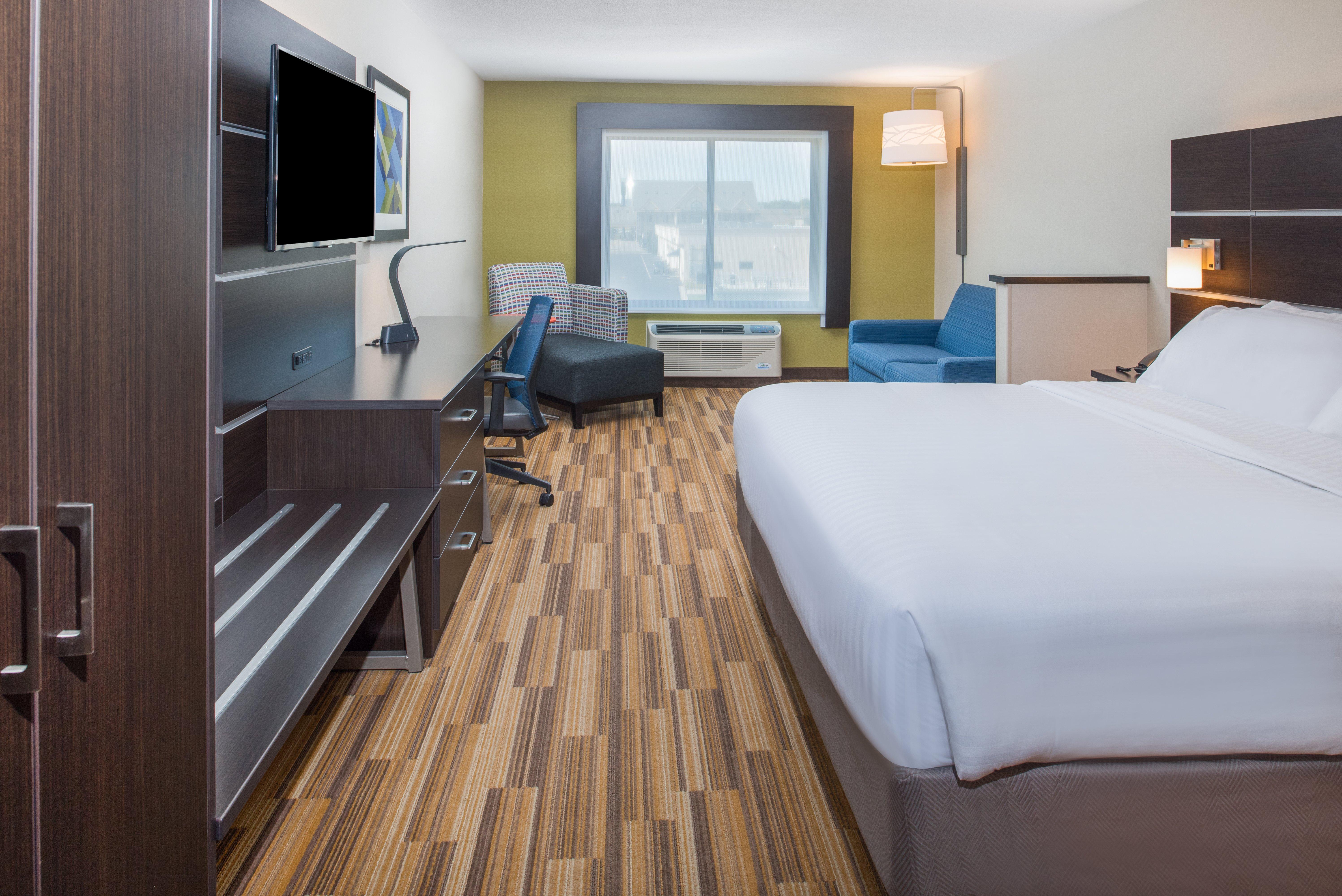 Holiday Inn Express Hotel & Suites Bismarck By Ihg Экстерьер фото