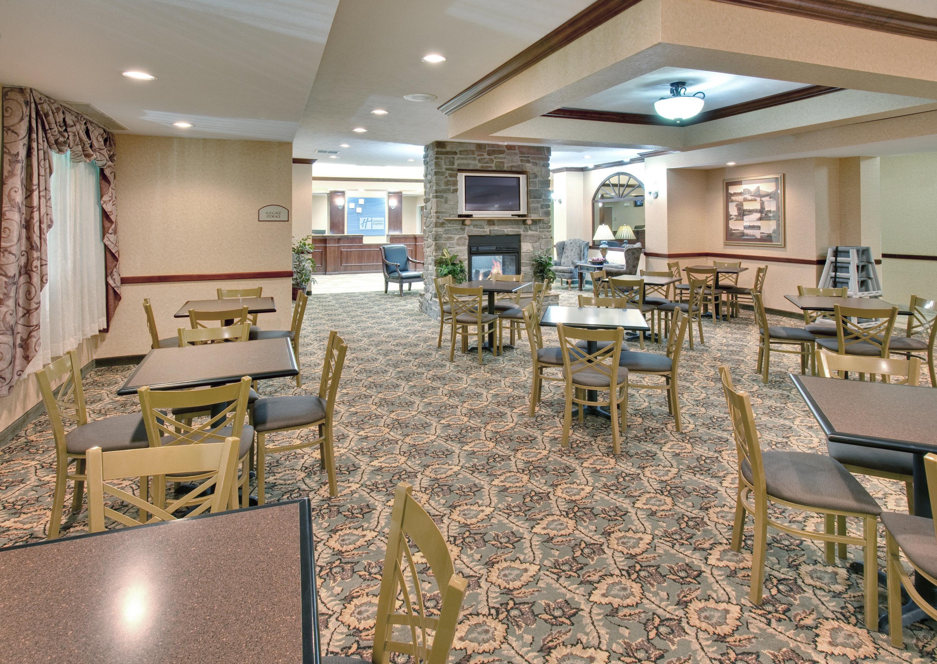 Holiday Inn Express Hotel & Suites Bismarck By Ihg Экстерьер фото