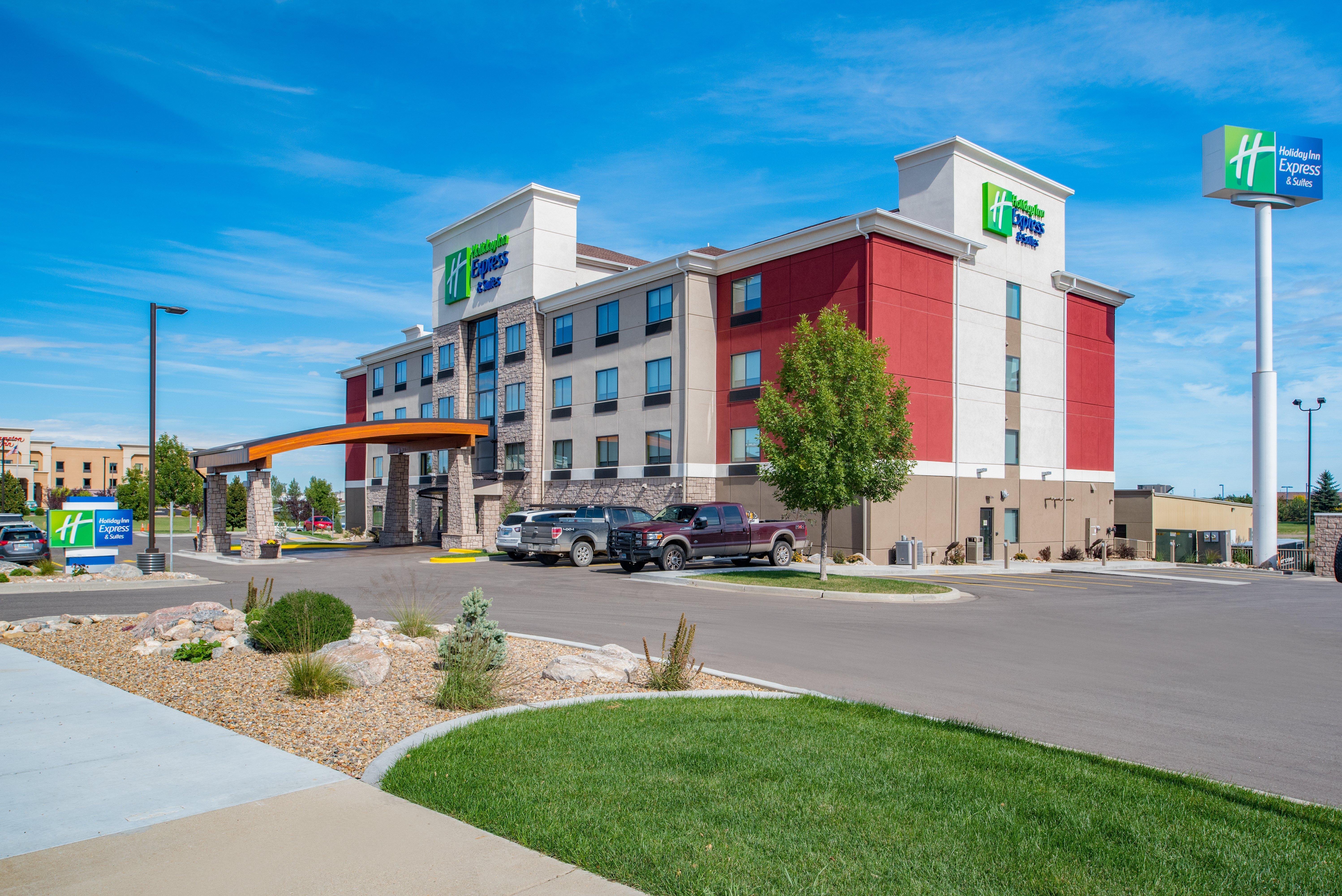Holiday Inn Express Hotel & Suites Bismarck By Ihg Экстерьер фото