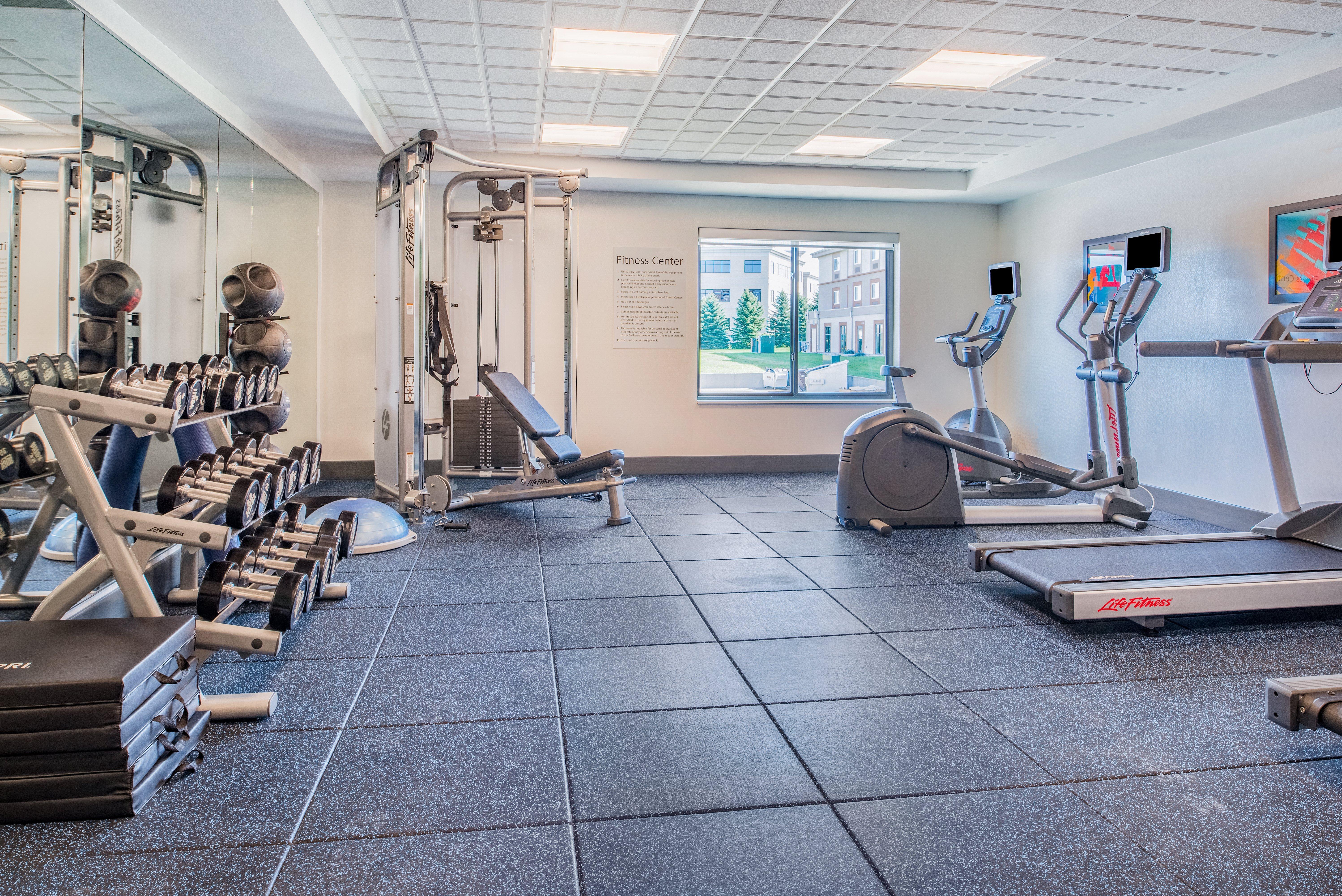 Holiday Inn Express Hotel & Suites Bismarck By Ihg Экстерьер фото