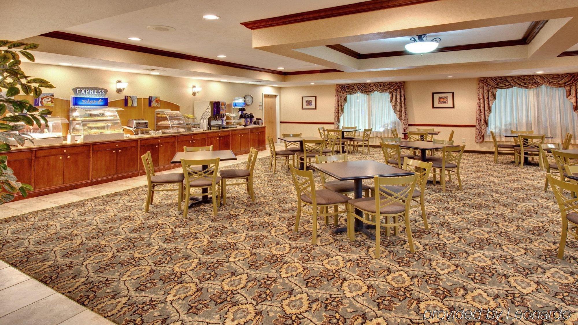 Holiday Inn Express Hotel & Suites Bismarck By Ihg Ресторан фото