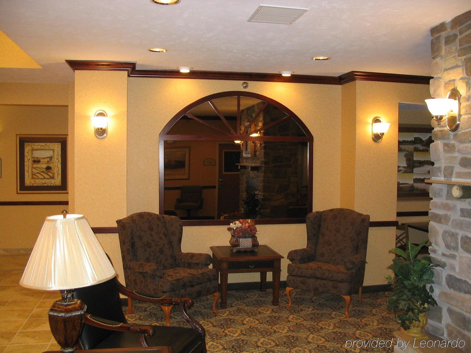 Holiday Inn Express Hotel & Suites Bismarck By Ihg Интерьер фото